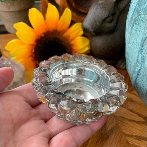 New Elegant Clear w/ Silver Fluted Glass Round Shaped Tea Light Candle Holder - Picture 10 of 10